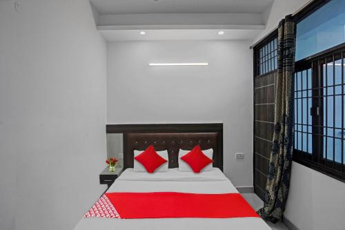 Hotel O New Signature near Iskcon Temple – Noida, DC
