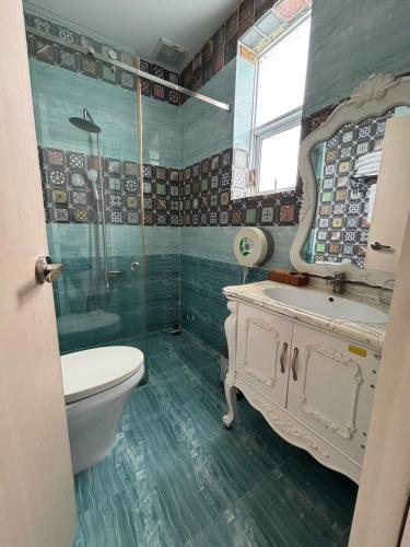 room detail thumbnail 2