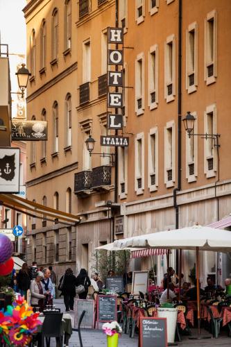 . Hotel Italia