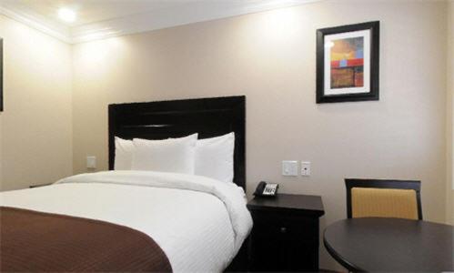 Raincross Hotel Riverside in Riverside, USA