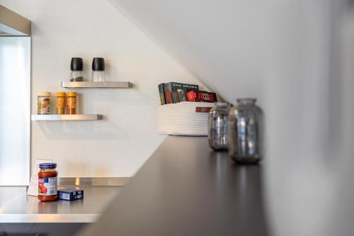 設施, STAYY WarmWood Maisonette Premium Family and Business Suite - 24h Self Check-in - free Parking - 25' in 迪肯孔