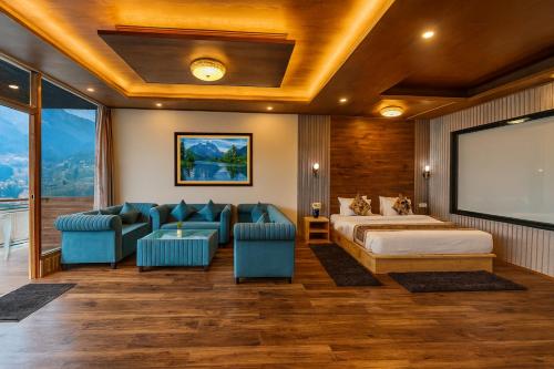 Rockland Cottage Manali - Centrally Heated & Air Cooled Luxury Rooms with Mountain & River View in Vashist