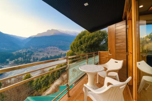 Rockland Cottage Manali - Centrally Heated & Air Cooled Luxury Rooms with Mountain & River View in Vashist