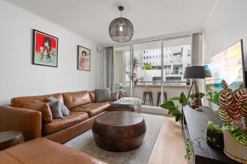 Spacious 1 Bed Near Manly Beach - image 4
