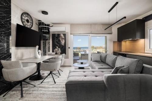 Blazer suite on the sea – khách sạn tại Neoi Epivates