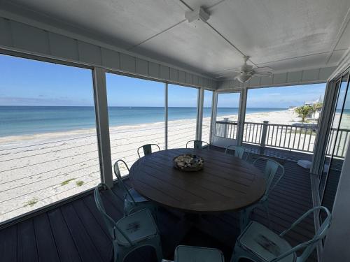 Erkély/terasz, Sunset Beach Cottage North in Placida
