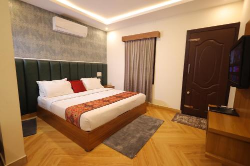 1 queen bed