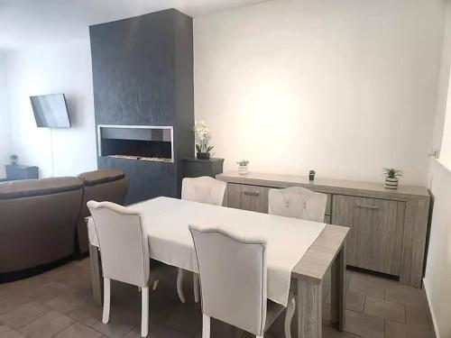 Létesítmények, Welcome to our Mouscron cocoon in Marcinelle