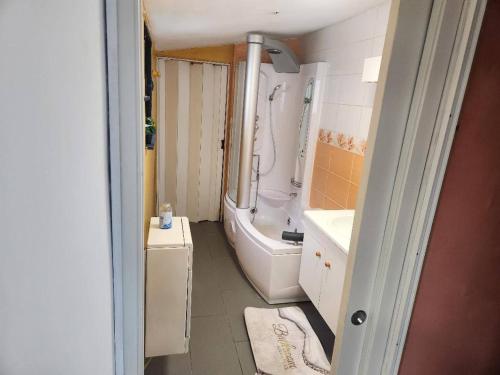 Fürdőszoba, Welcome to our Mouscron cocoon in Marcinelle