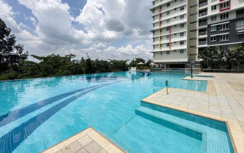 Swimming pool, Residensi Suasana Damai by Airhost near Hospital Sungai Buloh