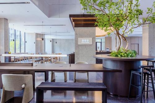 Restaurant, Biu Hotel Guangzhou in University Town