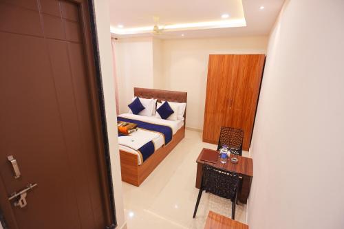 S V GRAND INN in Sulikere