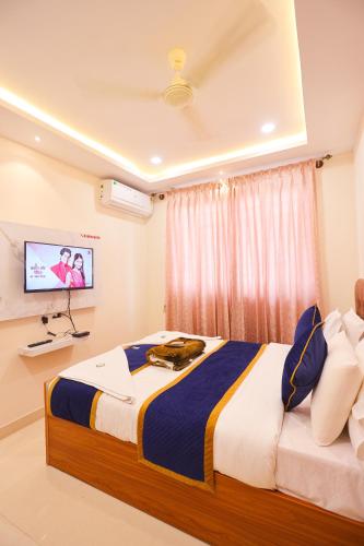 S V GRAND INN in Sulikere