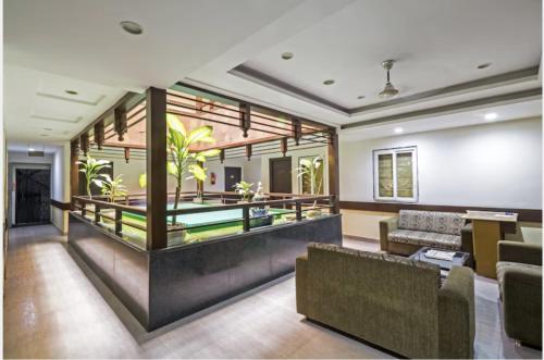 Highway Grand Residency – Hyderabad, IA