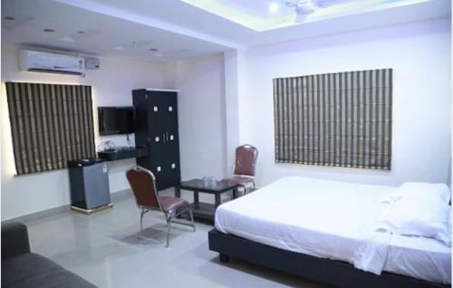Highway Grand Residency – Hyderabad, IA