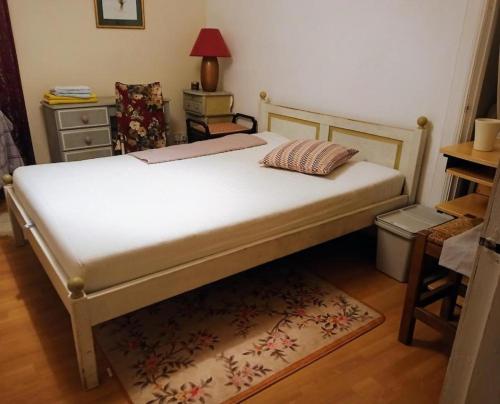 COSY COTTAGE 3 Bedroom FOR SHARE , Private Double Room, Wifi, Parking, Garden 3