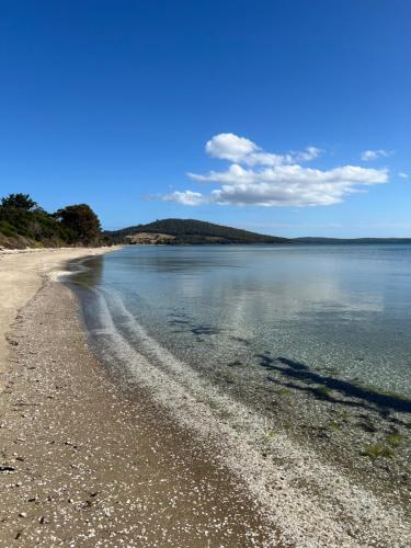 Exterior view of Bruny Seaview Escape