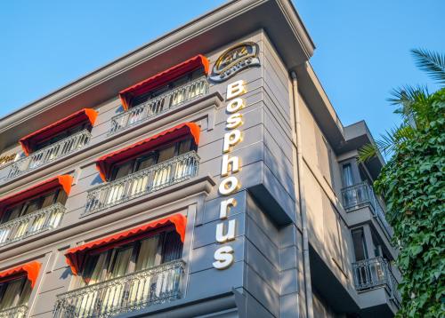 Exterior view, 216 Bosphorus in Uskudar