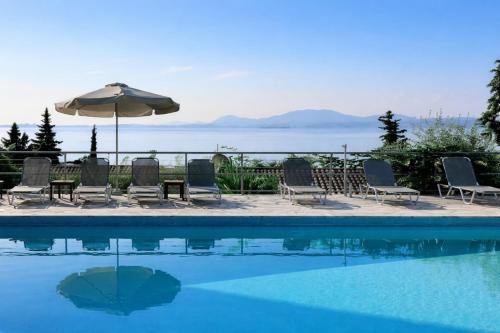 Hotel Barbati - Seaside Getaways with Pool - Πέραμα