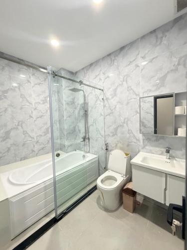 Shower, Phong Biet Thu Nghi Duong Đoi 82 in Vinh Ngoc