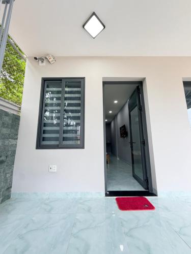 Exterior view, Phong Biet Thu Nghi Duong Đoi 82 in Vinh Ngoc