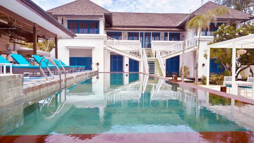 1 king bed, 1 twin bed