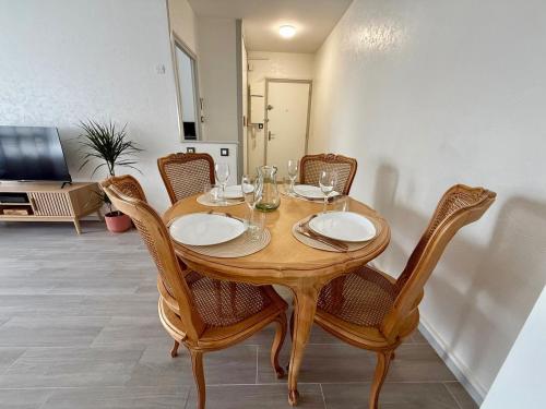 設施, Appartement lumineux avec balcon in 拉葛拉斯德都