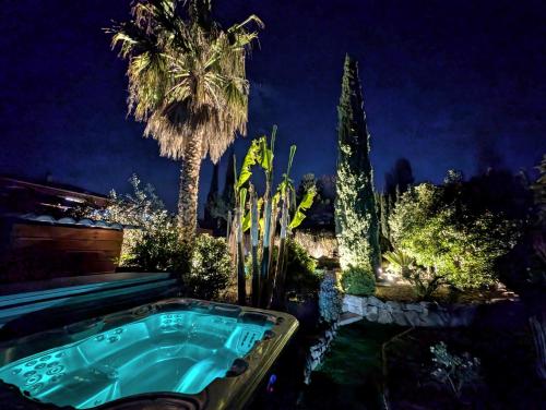 Pezsgőfürdő, Appartement 2 chambres 2 salles de bains in Le Cannet Des Maures