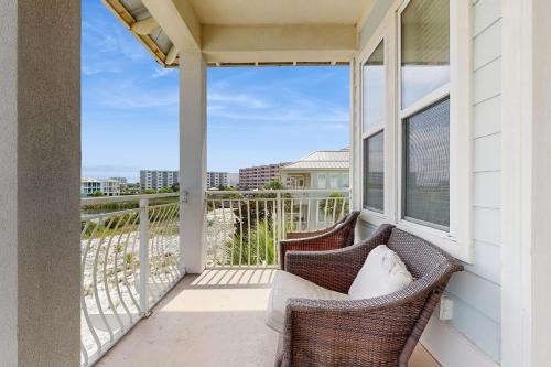 3-Bedroom Home Located in Destin Pointe Near shops and dining in Other