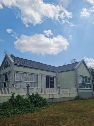 Mountain view villa in Ban Houay Saguaw
