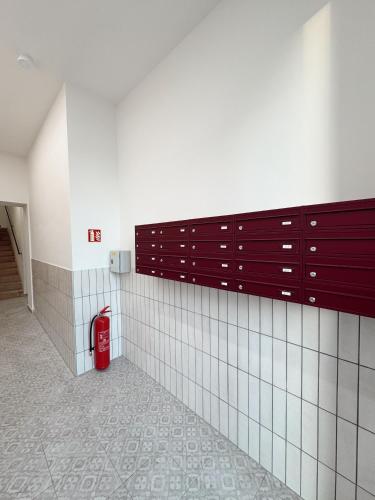 Studio VR12 - image 2