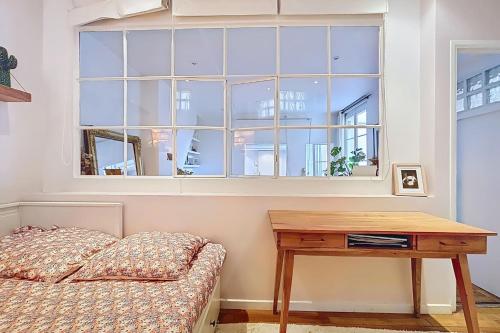Spacious Apt Oberkampf near Bastille - image 12
