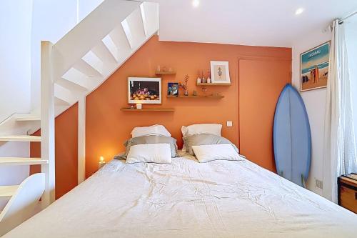 Spacious Apt Oberkampf near Bastille - image 8
