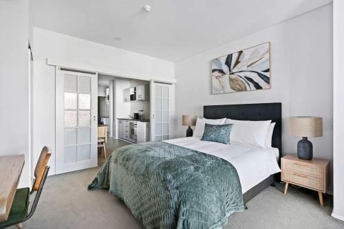 Walk Everywhere - Large Apartment & Sofa Bed, Perth