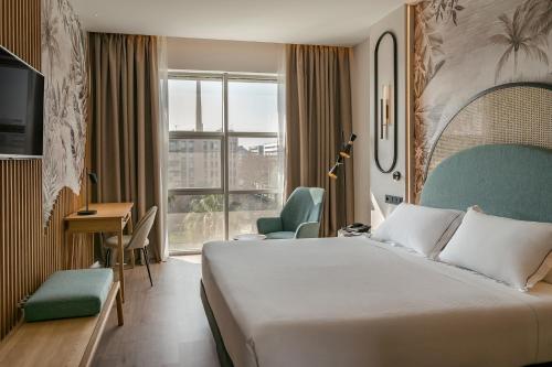 room detail thumbnail 1