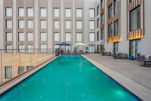 スイミングプール, Park Inn by Radisson Jabalpur in ジャバルプール