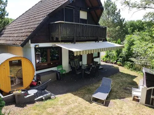 Familienfreundliches modernes Ferienhaus mit Faßsauna in Frielendorf, Deutschland