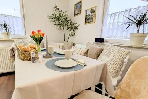 Ferienwohnung Orange 1OG Kassel 1-4 Betten Zentral & Ruhig 3 Min zur Tram und Zug in Kassel, Deutschland