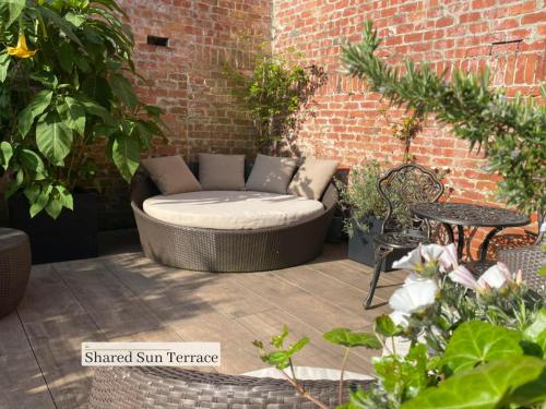 B&B Royal Swans - Adults-Only Boutique Stay in Bruges 4