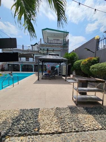 Crestscente Skye Villa Resort in Majayjay