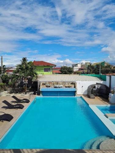 Crestscente Skye Villa Resort in Majayjay