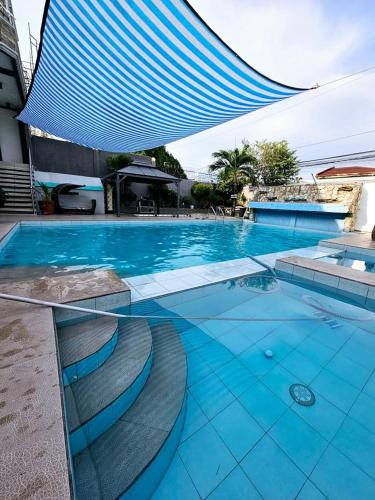 Crestscente Skye Villa Resort in Majayjay