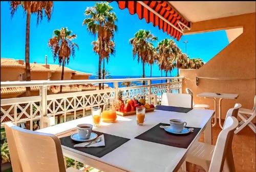 Magnificent beachfront apartment