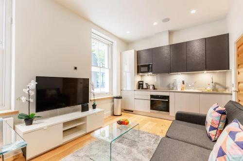 BnBNova - 1BR - Soho & Central London - image 13