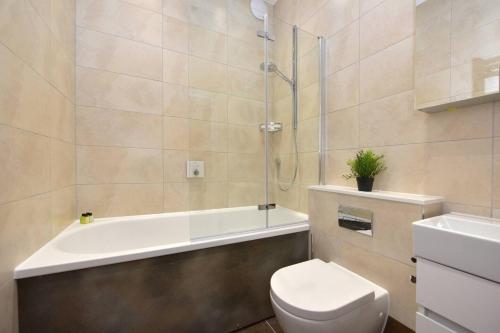 BnBNova - 1BR - Soho & Central London - image 8