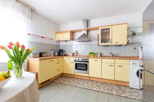 Kitchen, Gastehaus & Ferienwohnung Jungblut im Fachwerkhaus in Schlitz