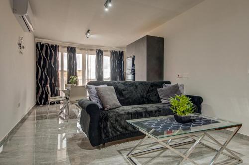 Peaceful 3BR Escape Near the Sea with Terrace – khách sạn tại Birzebbuga