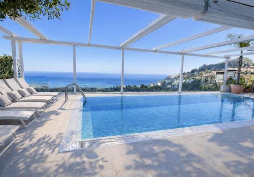 MEDITERRANEAN SEASONS, VILLA MEDITERRANEA Taormina, Private Pool & Sea View