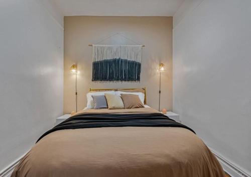 Upper West Side Furnished 1 Bedroom Apartment June to Aug 90 days stay required - image 3