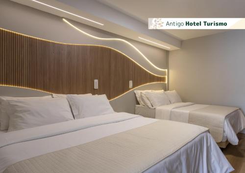1 king bed, 1 double bed